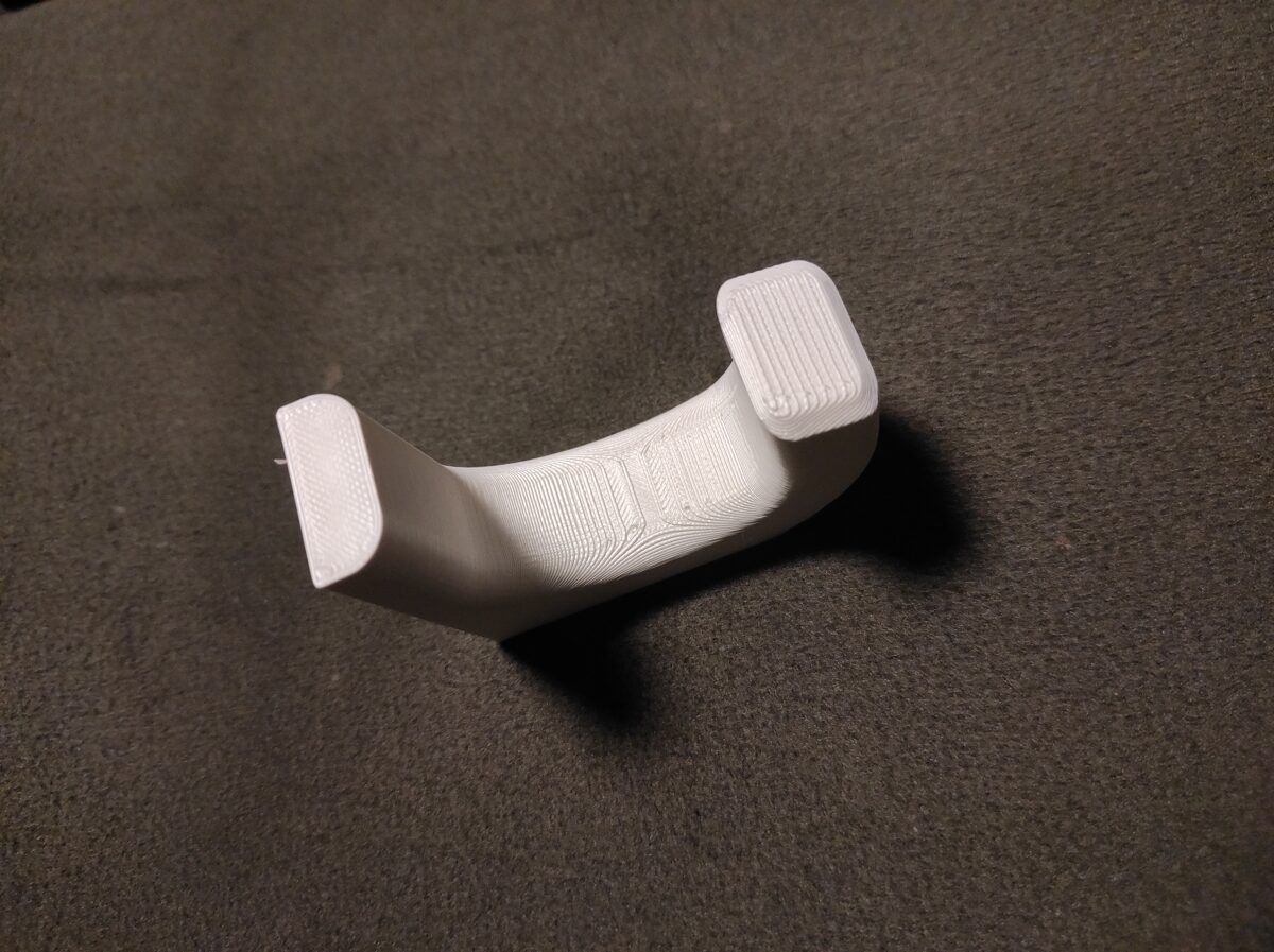 Seinale kinnitatavad varraste hoidikud