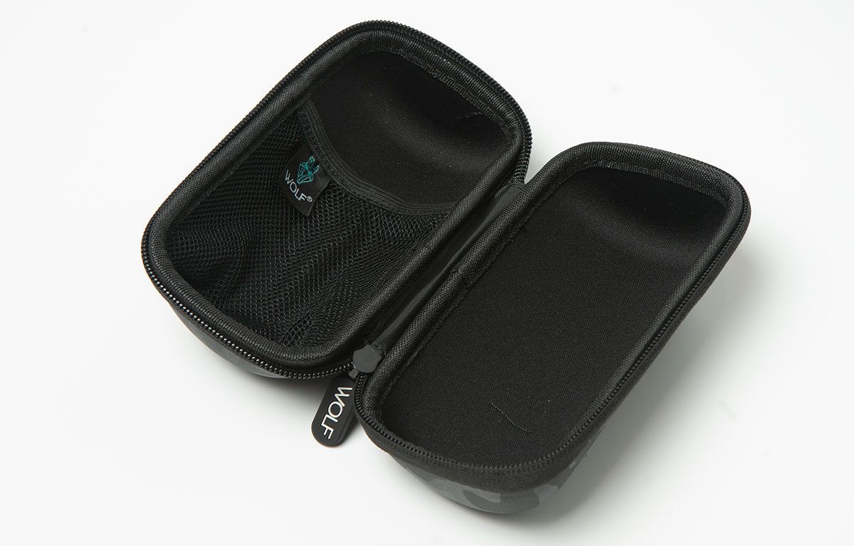 So miņaWolf Mozzi Zappa Tech Case Camo Black