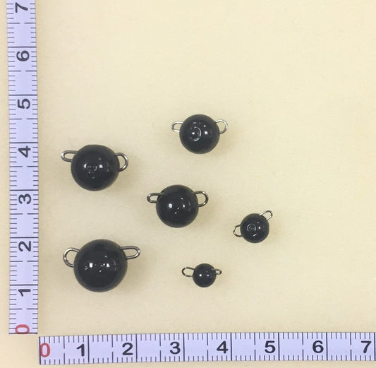 Volframa Čeburaška Melnā krāsā