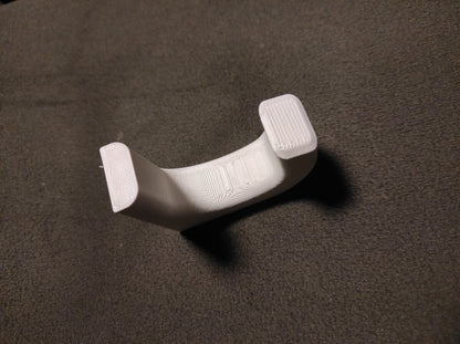 Seinale kinnitatavad varraste hoidikud