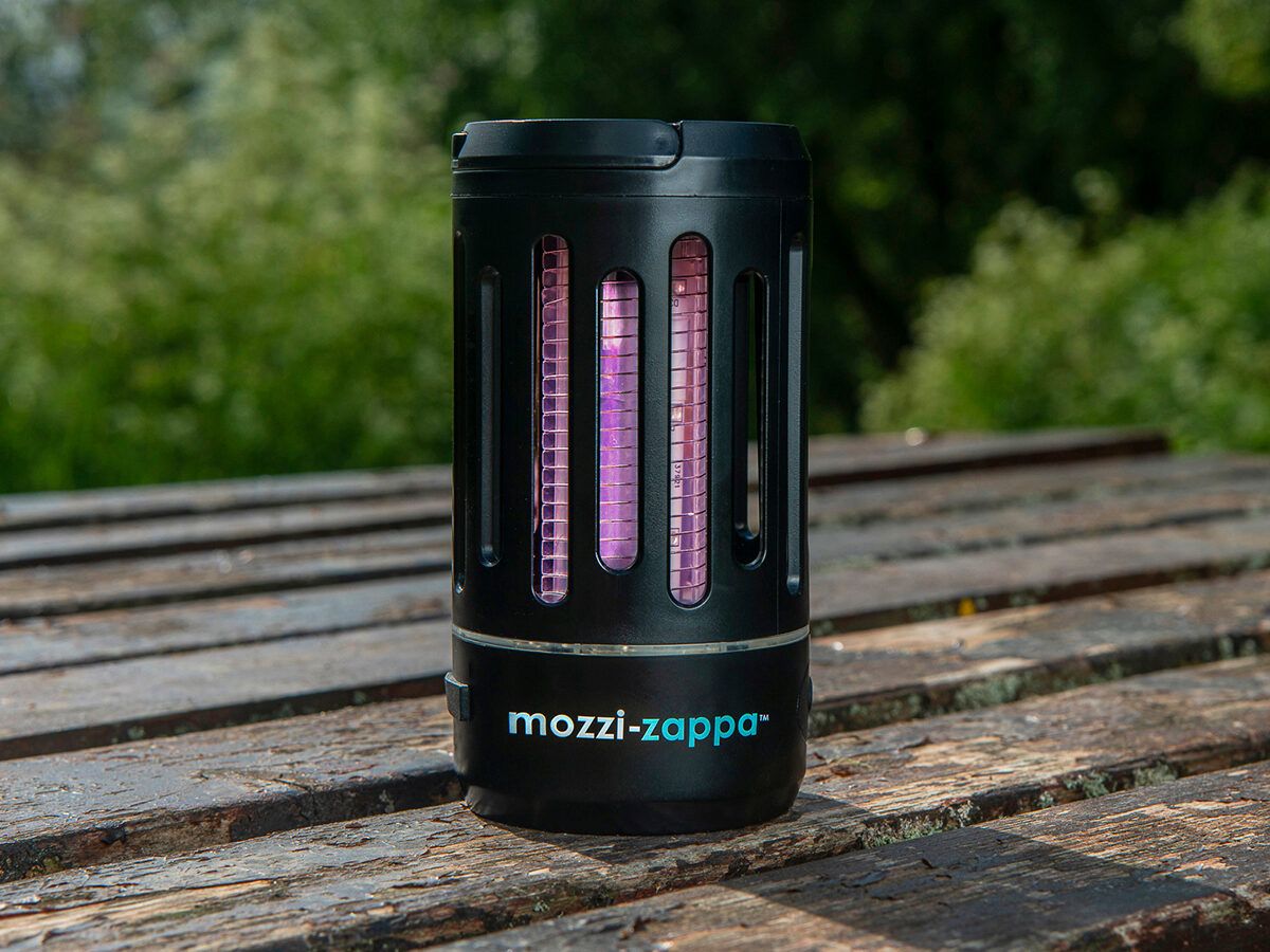 WOLF Mozzi Zappa putuka-/sääsetõrjevahend ja lamp 2 ühes